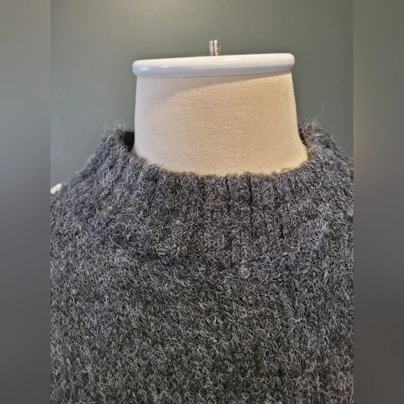 HL AFFAIR Sweater. Size: L - Picture 2 of 14